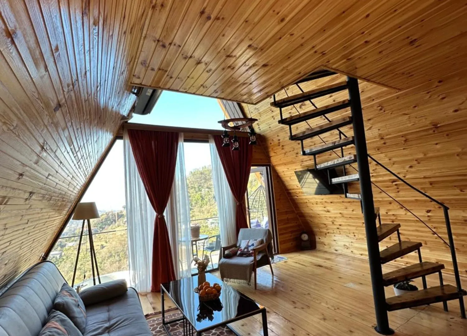 Wayside Cottage Livia Батуми Шале