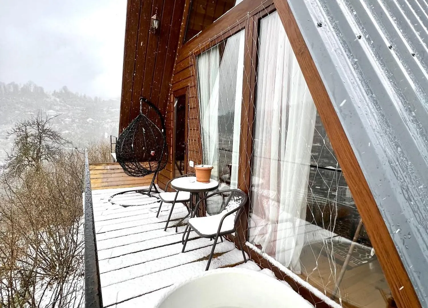 Шале Wayside Cottage Livia Батуми