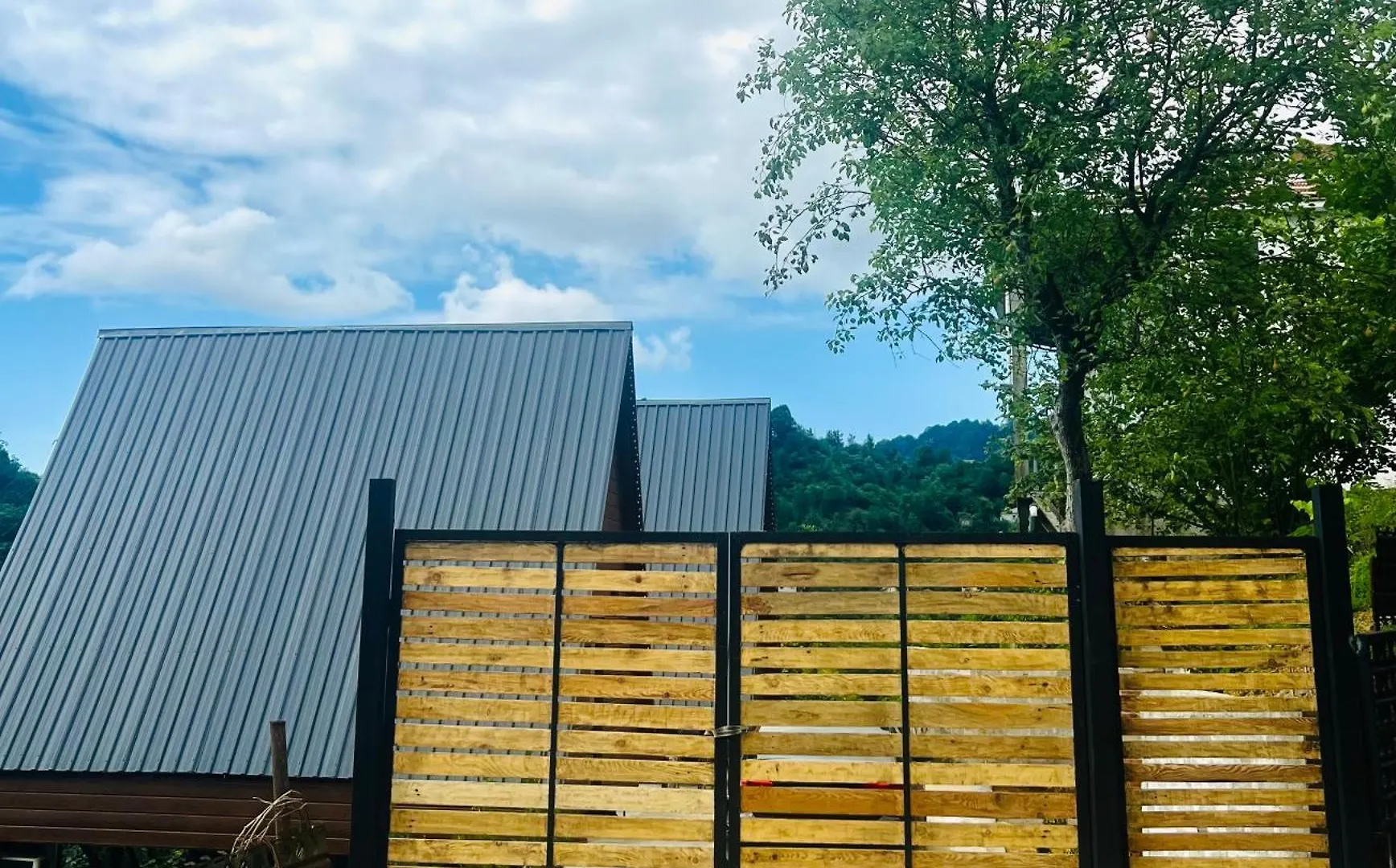 Wayside Cottage Livia Батуми