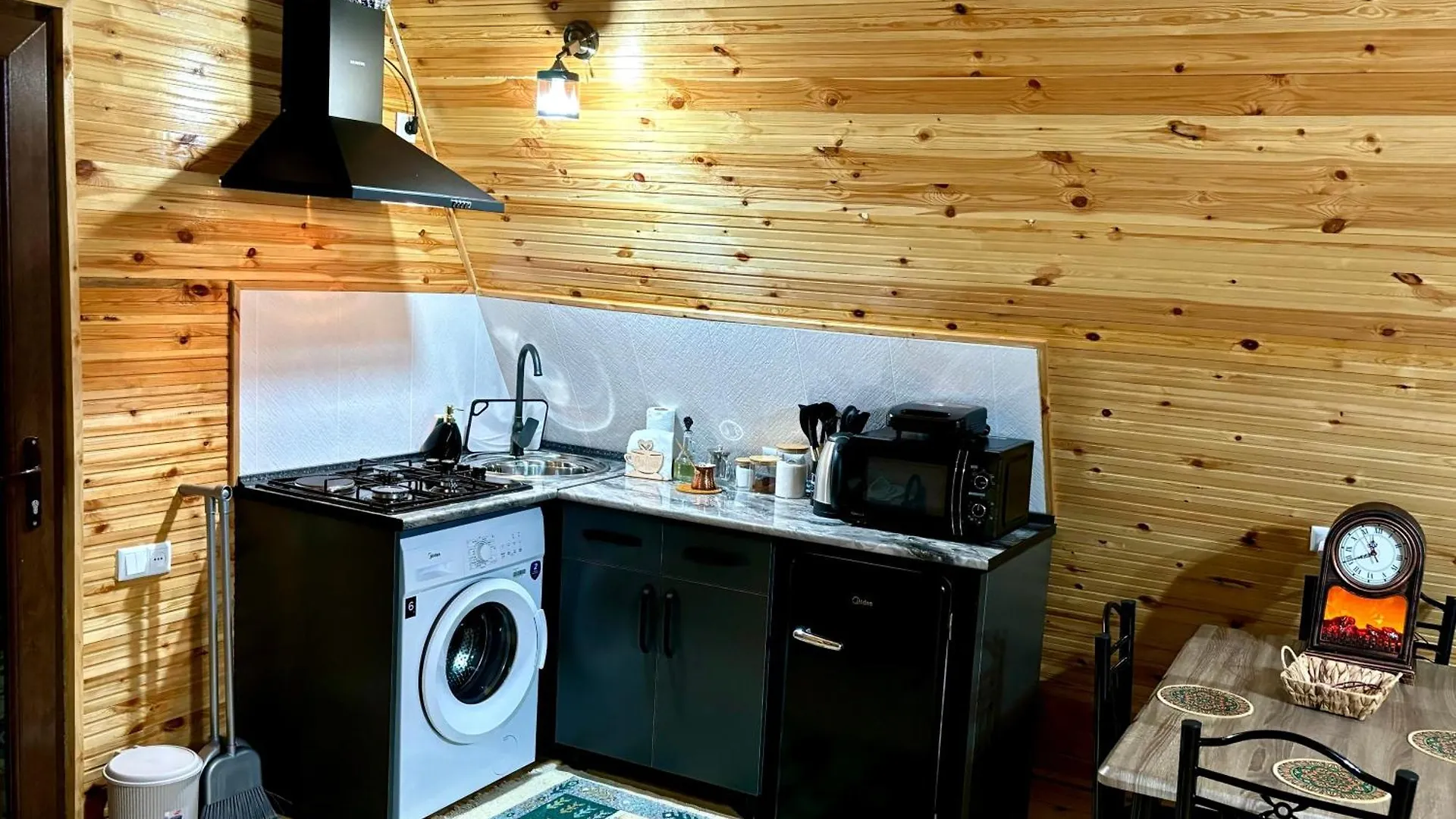 Wayside Cottage Livia Батуми Грузия
