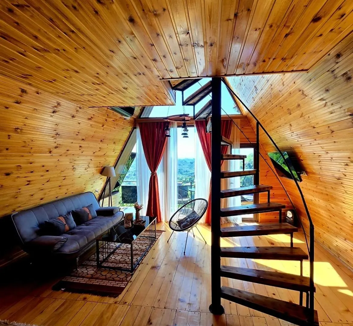 Шале Wayside Cottage Livia Батуми