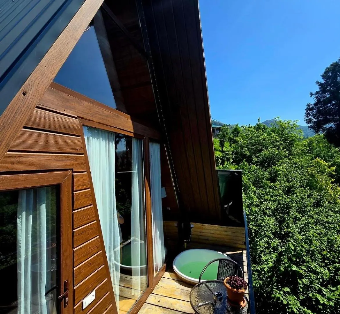 Wayside Cottage Livia Батуми Шале